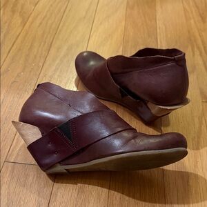 T29 leather and wood heels